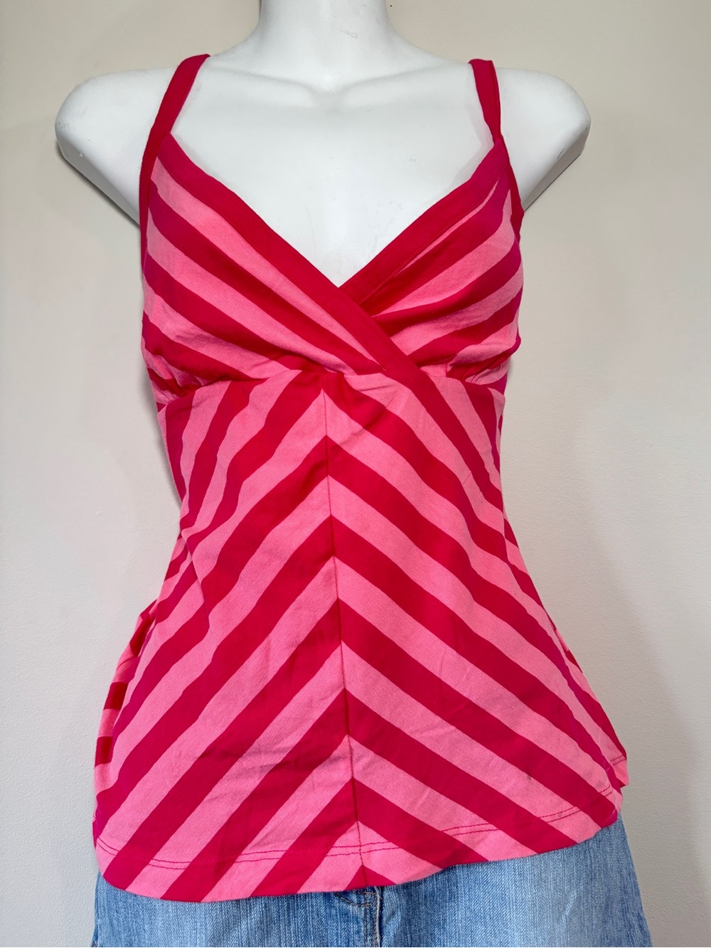H&M Y2K Red and Pink Diagonal Stripe V-Neck Camisole